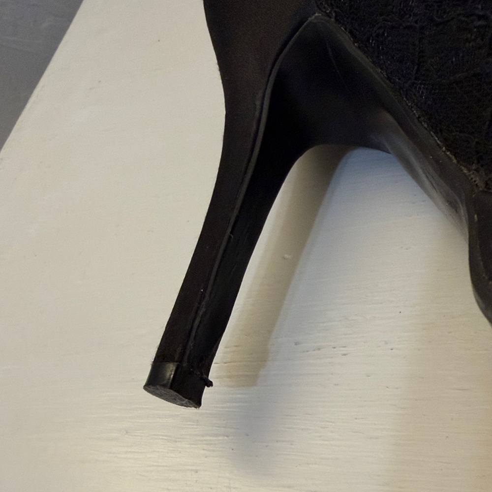 Michaelangelo Black Lace Peep-Toe Heels - Picture 8 of 9